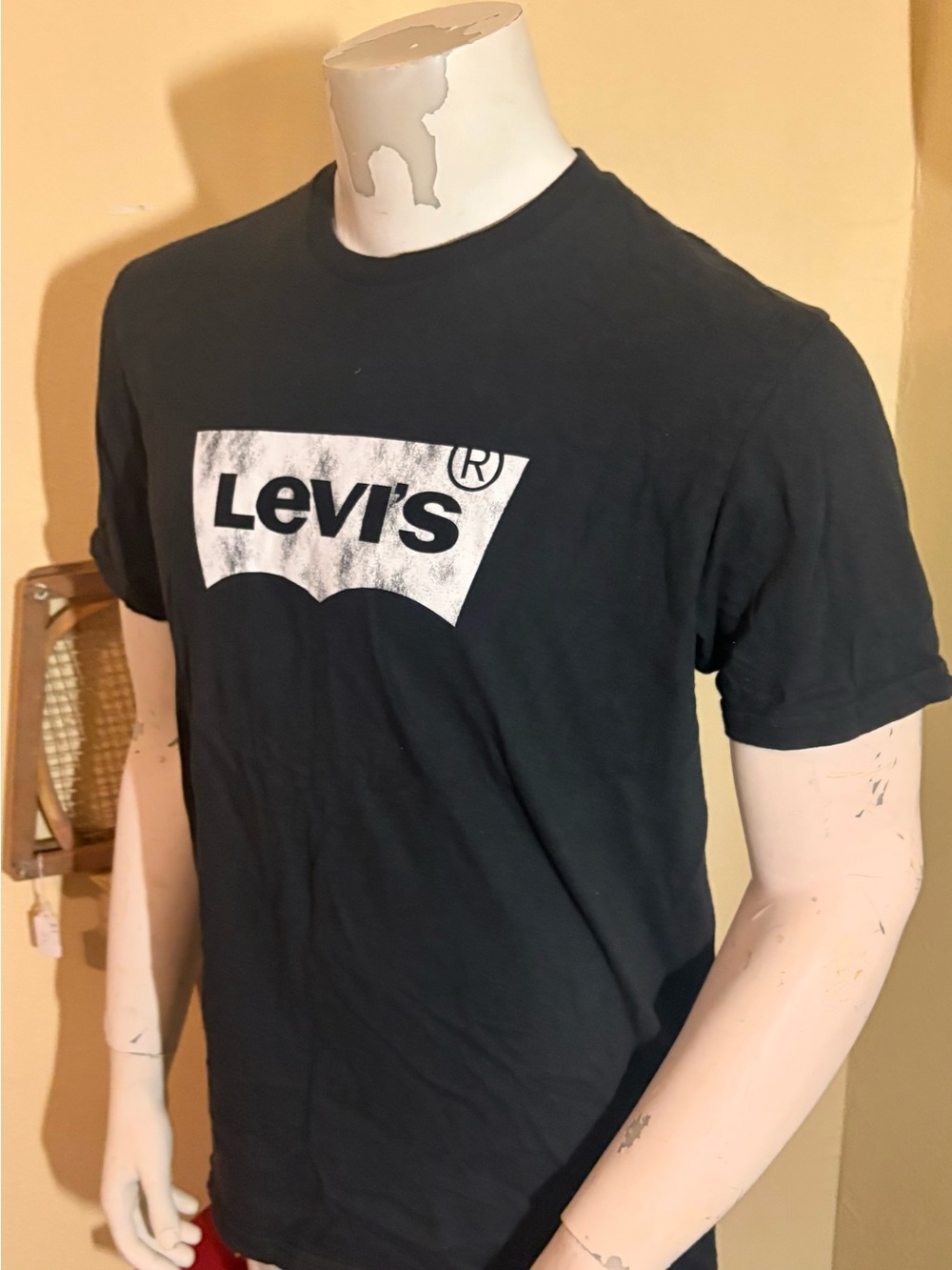 Levi's Black Crewneck T-Shirt with White Logo - Picture 2 of 3